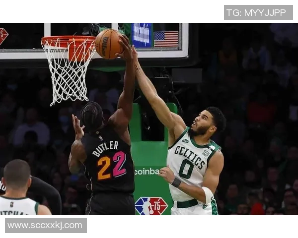 凯尔特人队与雄鹿的激烈对决揭示季后赛争夺战的关键时刻