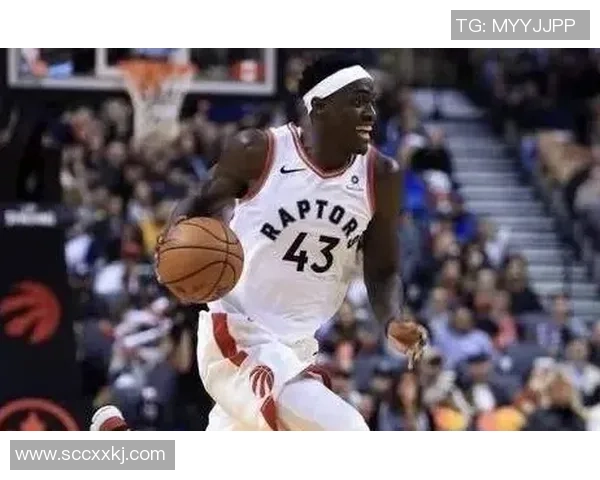 勇士与快船季后赛第三场激战回顾球星表现与战术分析